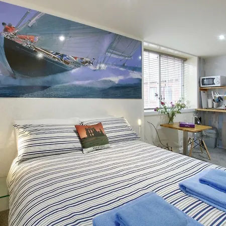 Pensjonat Silver Street 3*