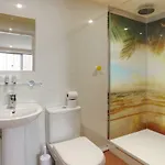 Silver Street 3*